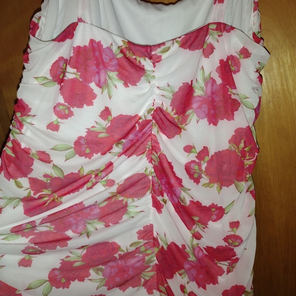 Ruched Dress - Picture 6 of 9